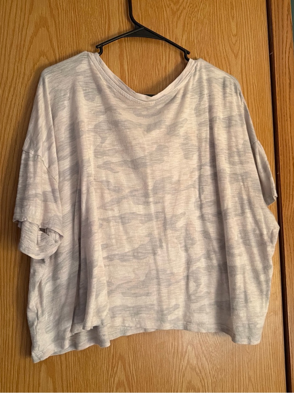 Old Navy Light Gray Camouflage Crop Top